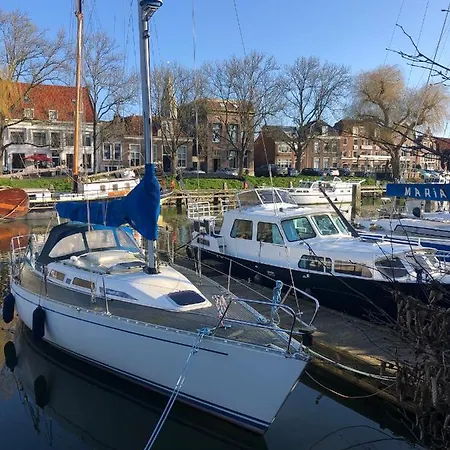 Boot & Breakfast - Slapen Op Het Water ספינת מלון אנקהאוזן