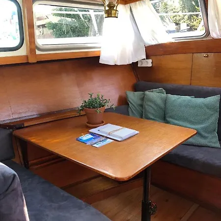 Boot & Breakfast - Slapen Op Het Water Πλωτό κατάλυμα Enkhuizen