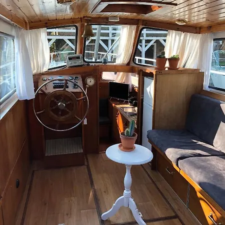 Botel Boot & Breakfast - Slapen Op Het Water