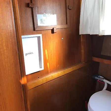 Boot & Breakfast - Slapen Op Het Water ספינת מלון אנקהאוזן